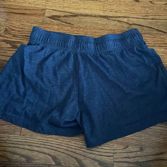 Woman’s Reebok shorts - Picture 4 of 4
